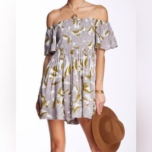 Free People Louise Off The Shoulder dress. Women’s size S. excellent condition